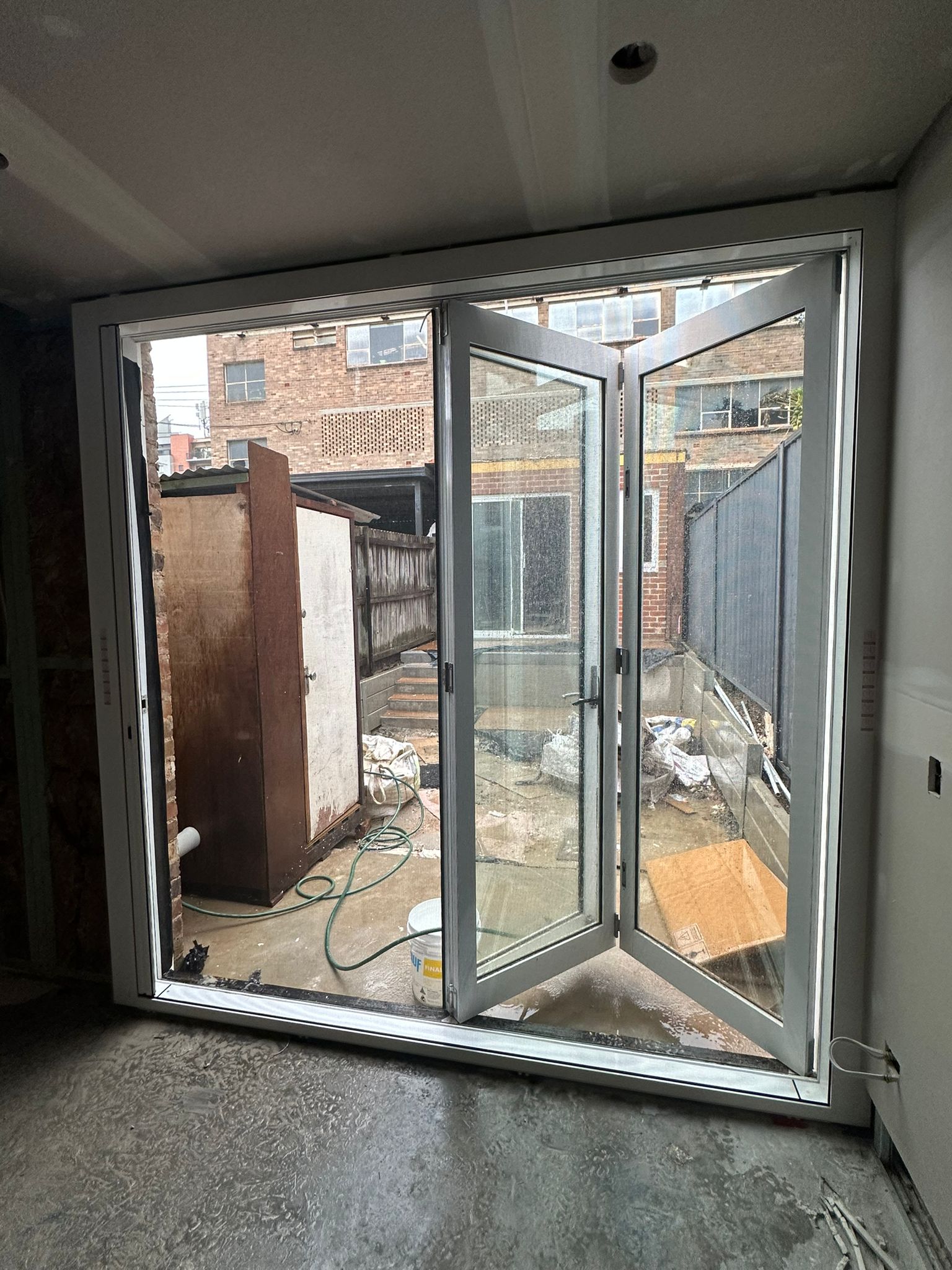 Brio architectural screen system detail